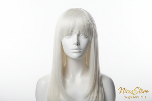 Perucă albă pe manechin - frontal
